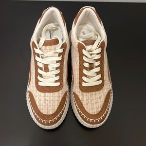 Cutest platform sneakers!